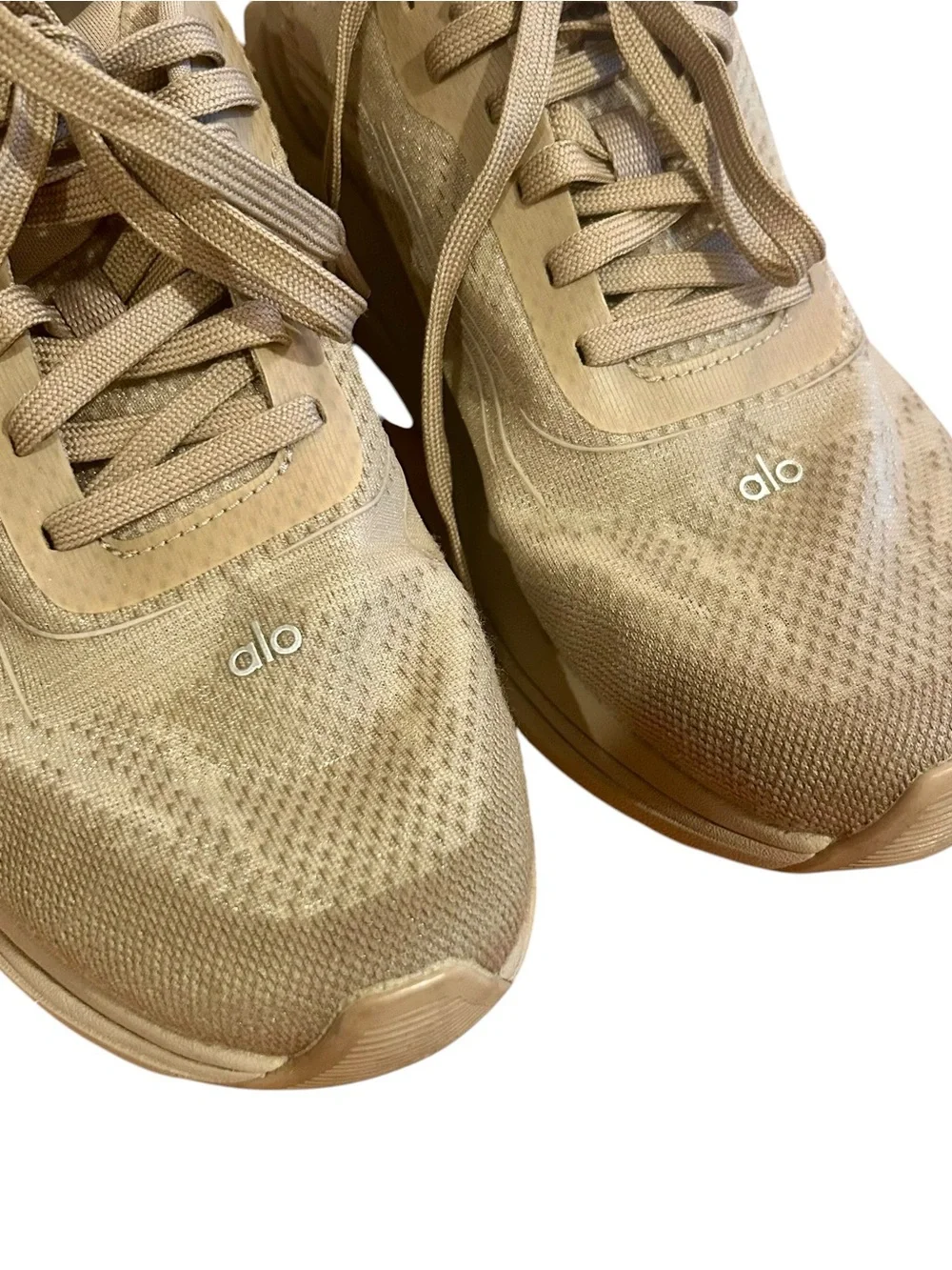 Alo Runner Sneakers Sz 8 Gravel